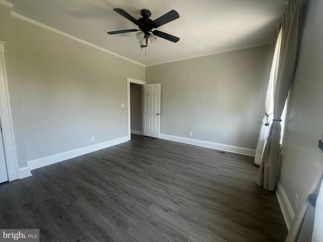 Building Photo - 3031 Shannon Dr