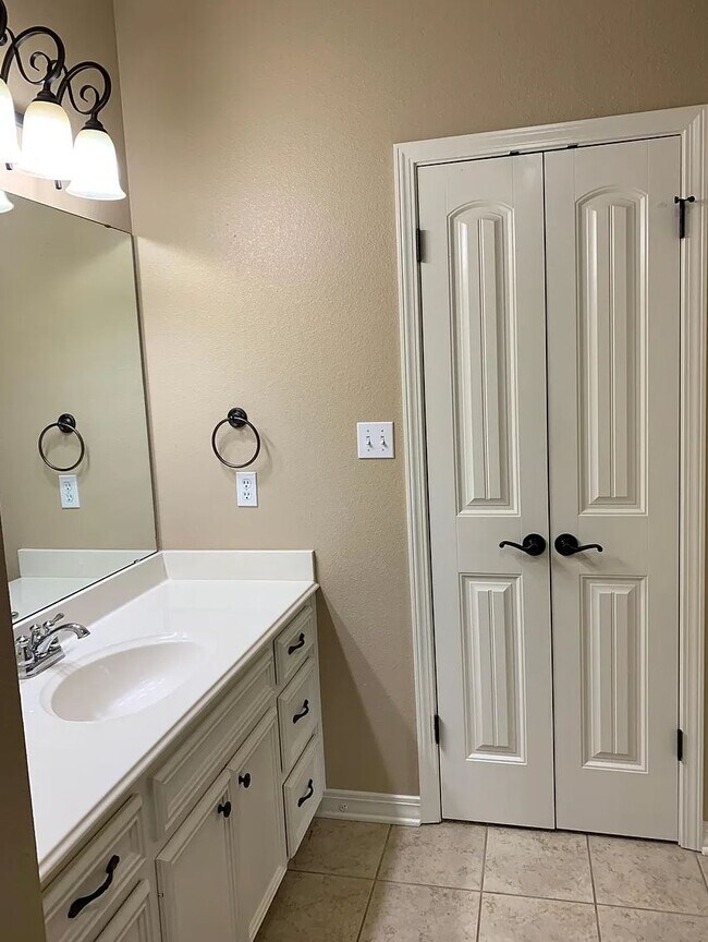 Building Photo - 2006 Wild Iris