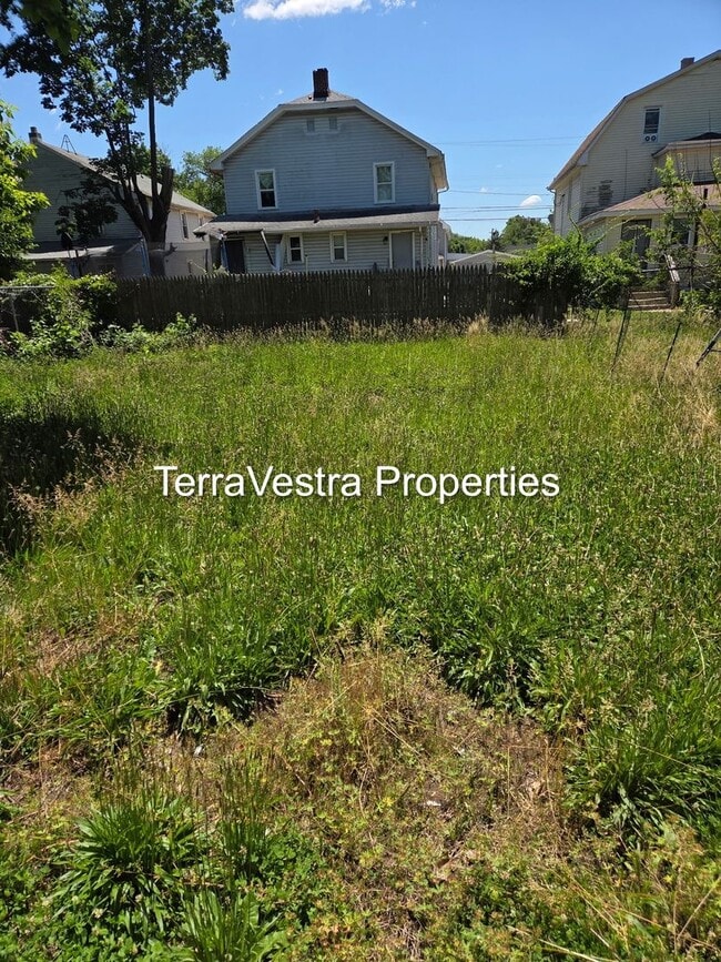 Building Photo - Single Family in Paulsboro! Eligible for $500 Security Deposit.