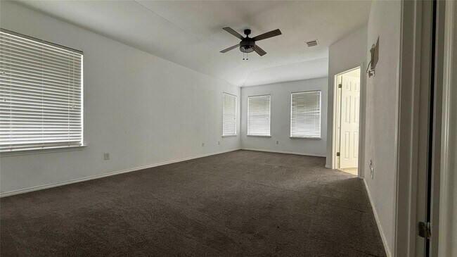 Building Photo - 3819 Eagles Nest St