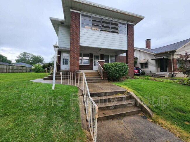 Primary Photo - 125 Monterey Ave