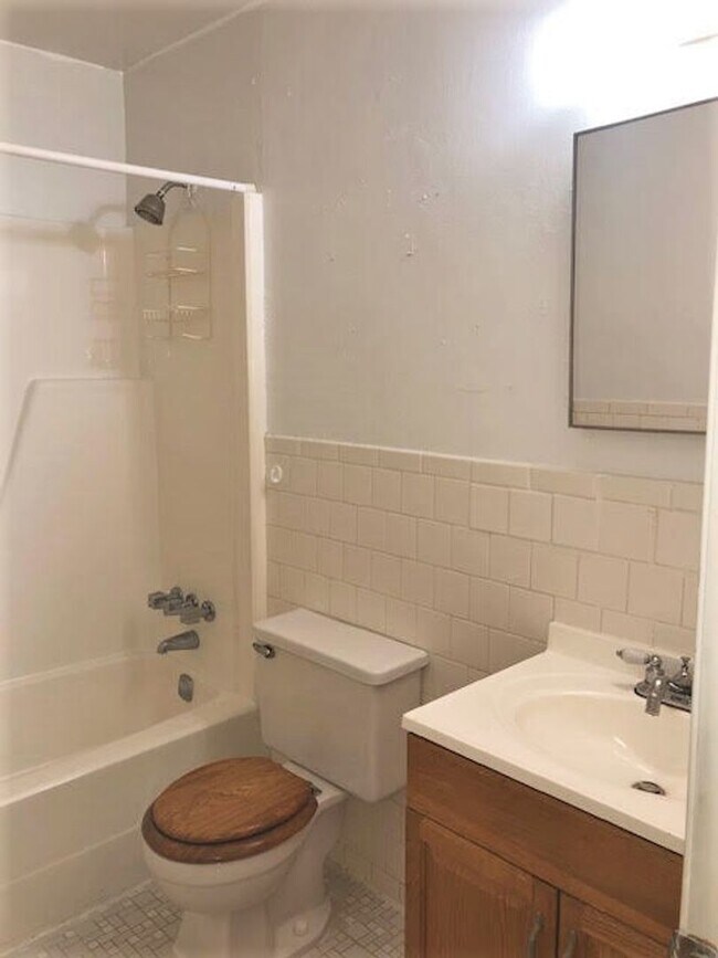 Building Photo - 2 BED DUPLEX