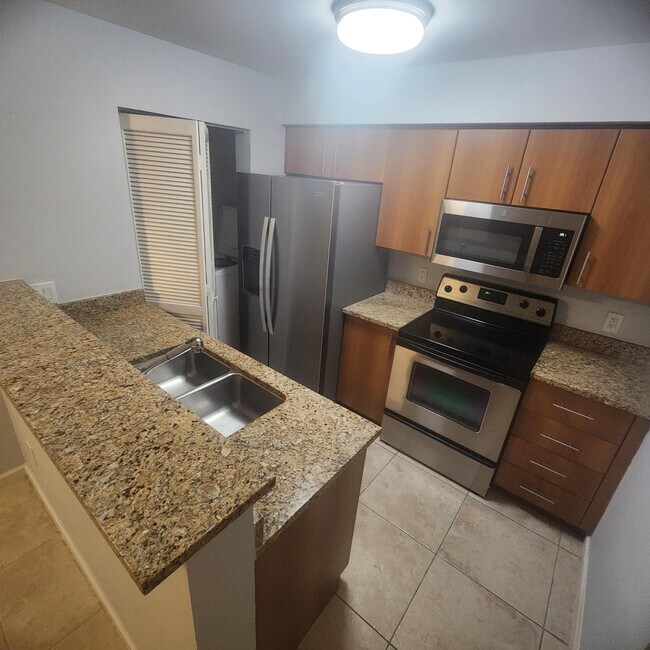 Building Photo - 1050 Crystal Way