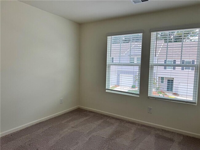 Building Photo - 1051 Paddington Dr