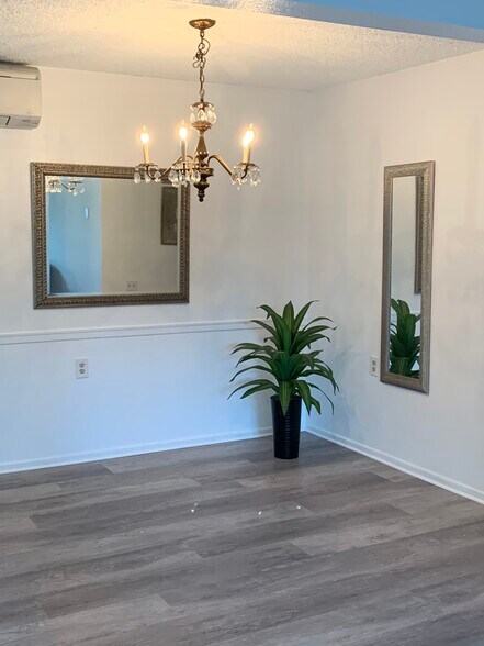 Dining area by kitchen - 621 Avenida Sevilla