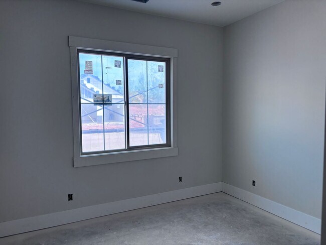 Building Photo - Brand New 3 bed plus office/2.5 bath in beautiful Coral Canyon!