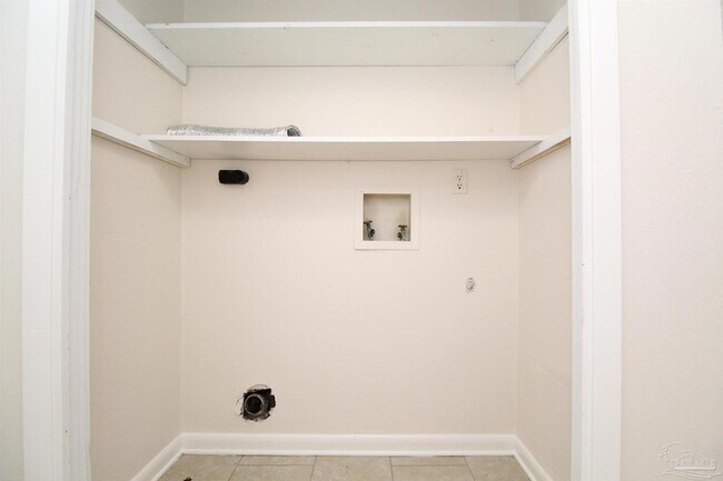 Building Photo - 3398 Green Briar Cir