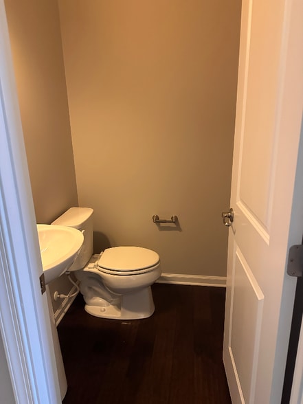 Building Photo - 5612 Selkirkshire Rd