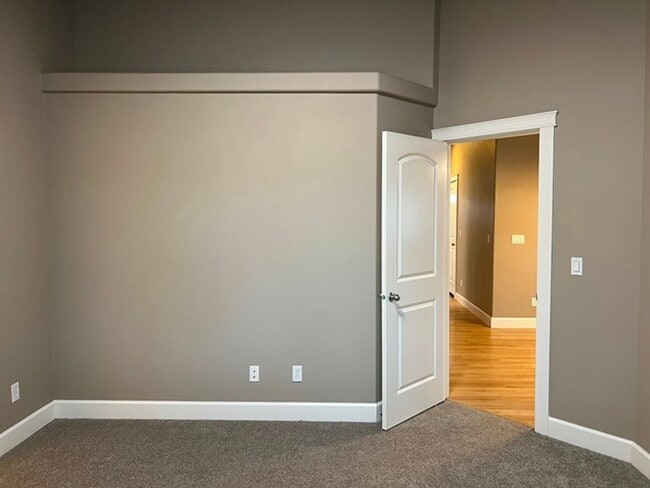 Building Photo - 3Bd/2Ba Single Story House - Available to View!