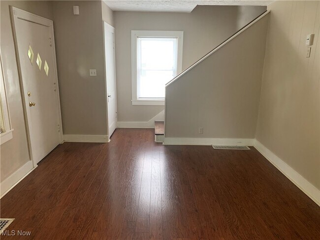 Building Photo - 1660 Glenmount Ave