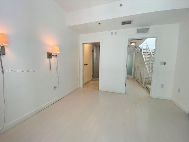 Building Photo - 1600 Michigan Ave