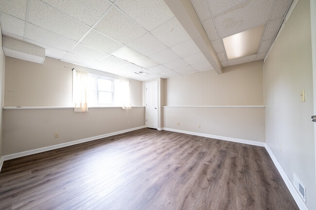 Building Photo - 3688 Falcon Way