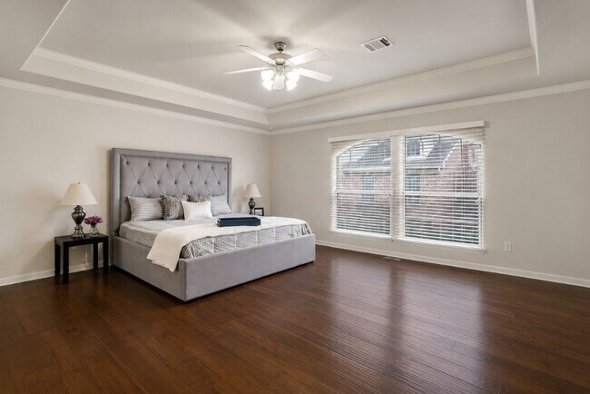 Building Photo - 1506 Shady Villa Fern