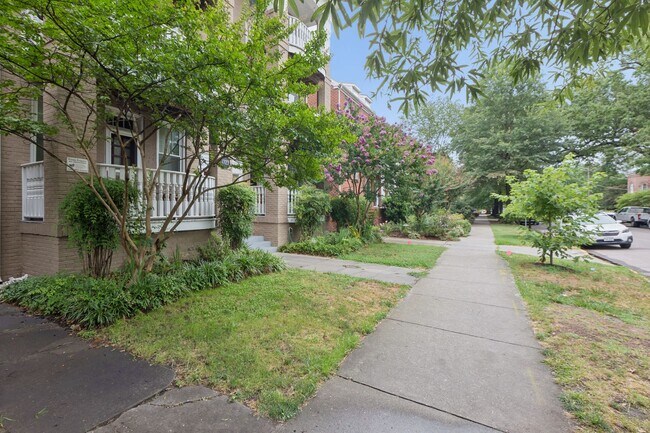 Building Photo - Beautiful Ghent Condo for Rent !