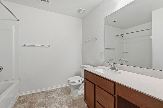 Building Photo - 13812 Virtue St