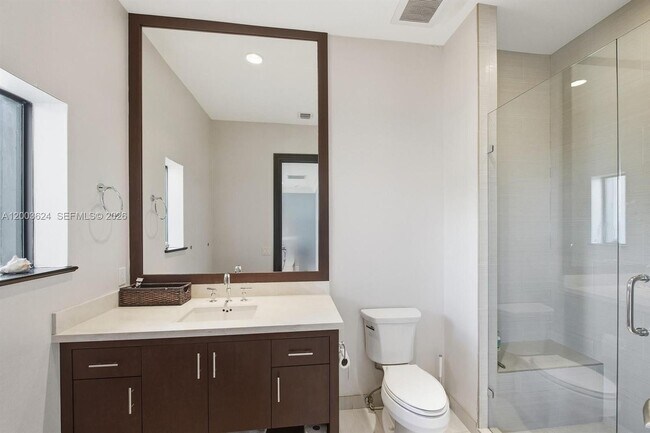 Building Photo - 720 Isle of Palms Dr