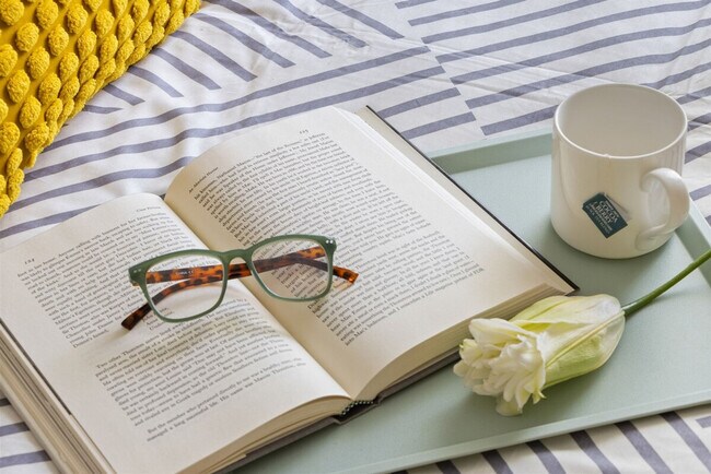 Building Photo - 500 Oak Ave