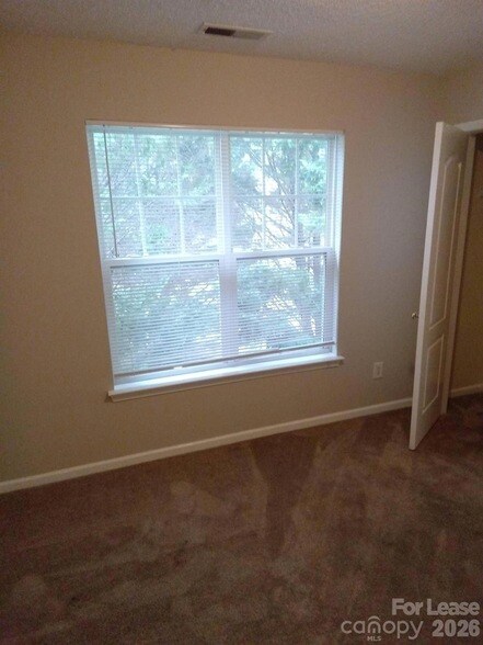 Building Photo - 738 Ablow Dr