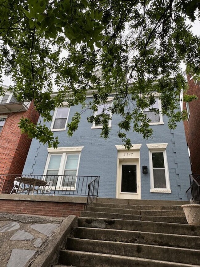 Building Photo - 3217 Hanover Ave