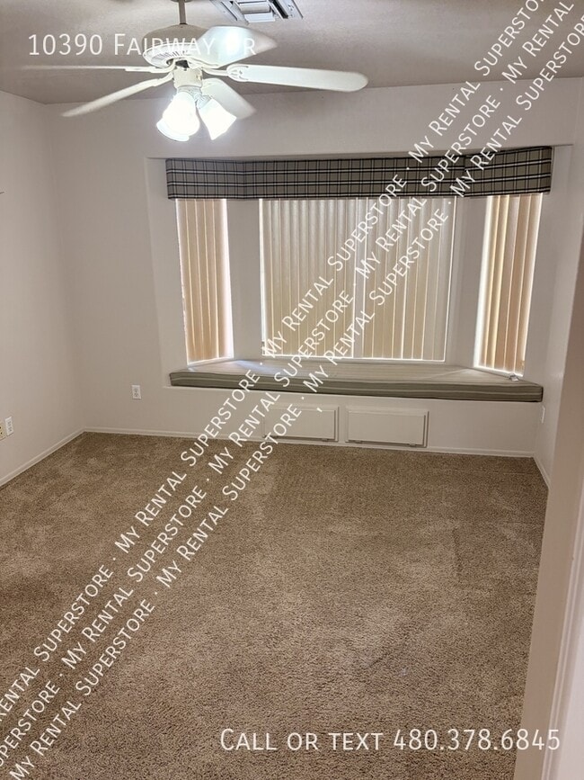 Building Photo - 10390 Fairway Dr