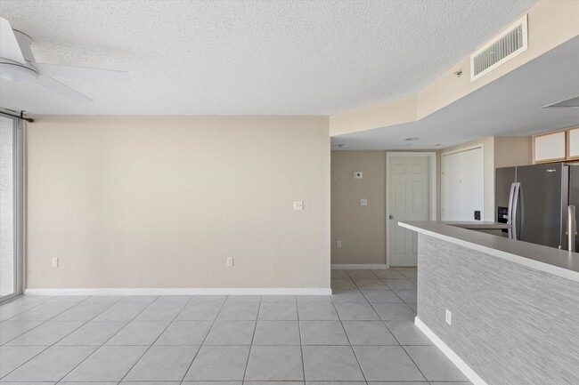 Building Photo - Spacious 2BR/2BA in Salt Ponds Condo – Unf...