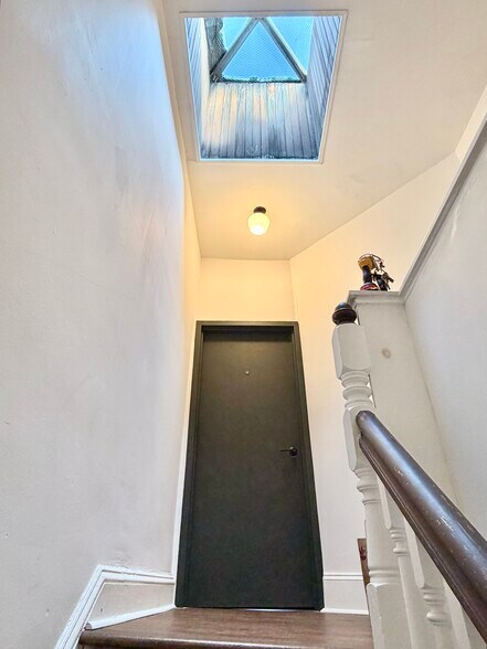 Building Photo - 2700 Saint Paul St