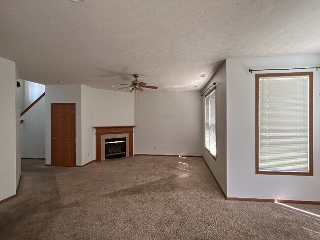 Building Photo - 2747-2751 Wyndham Ct