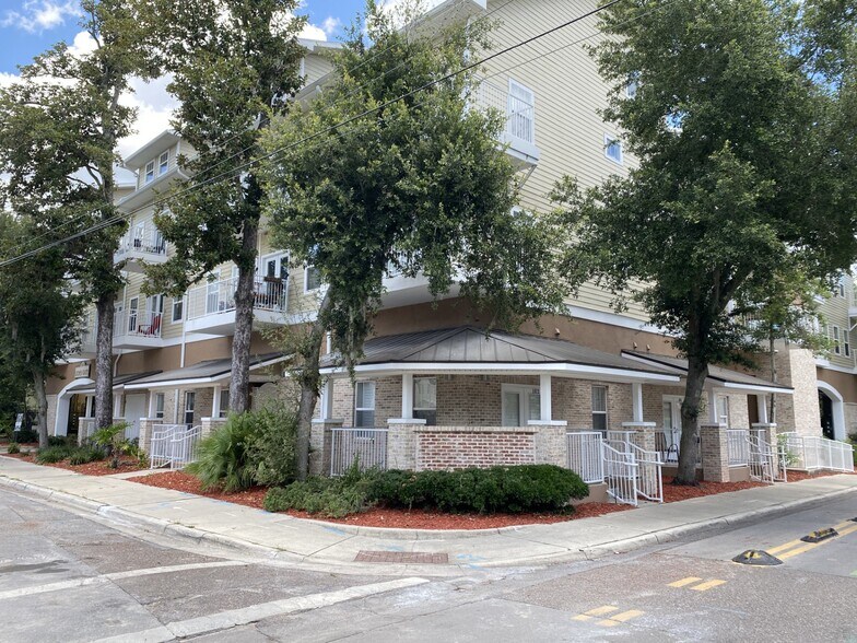 Primary Photo - 1500 NW 4th Ave