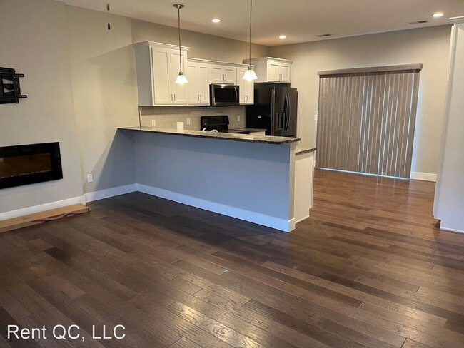 Building Photo - 2 br, 2.5 bath House - 702 Cox Court