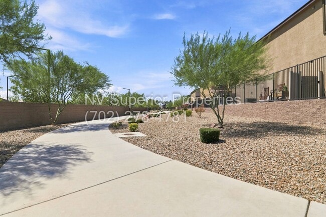 Building Photo - 7204 Sunray Point St