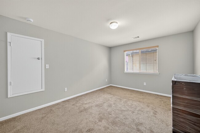 Building Photo - 20718 Bandrock Terrace
