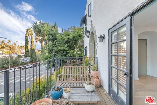 Building Photo - 3206 Larissa Dr