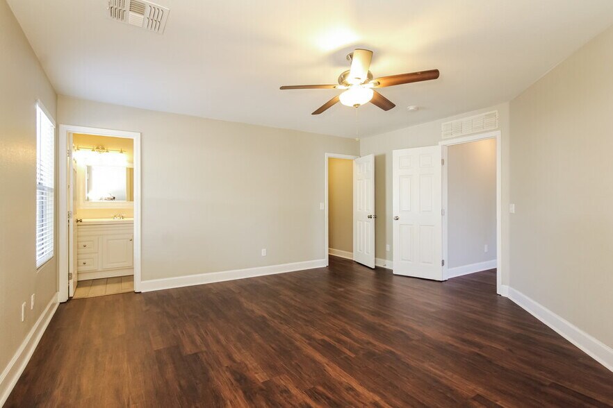 Building Photo - 9642 W Kingman St