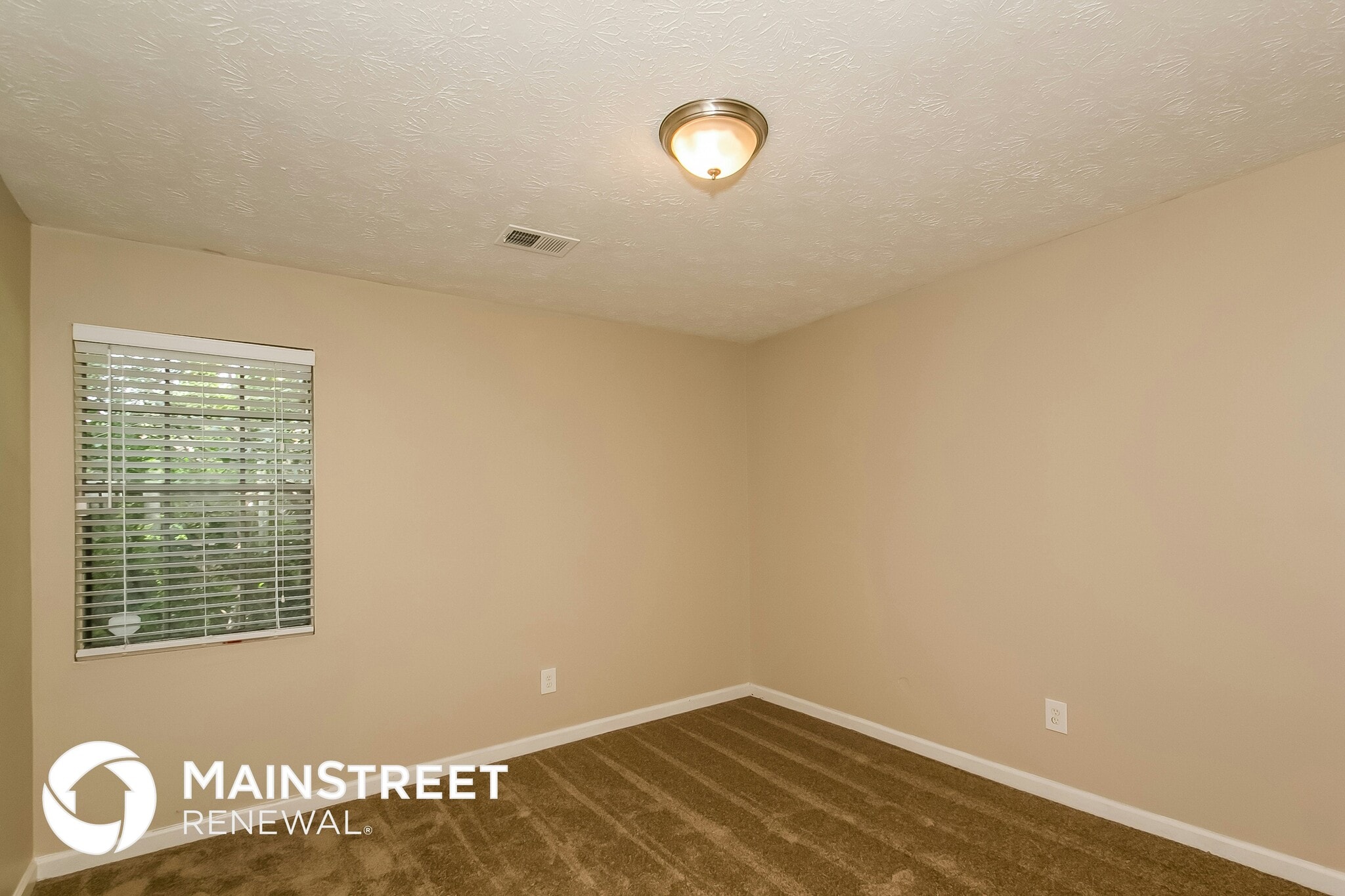 Building Photo - 8495 N Pond Dr