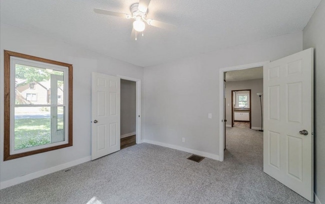 Building Photo - Beautiful 3-Bed 1-Bath Available Now in Hastings!