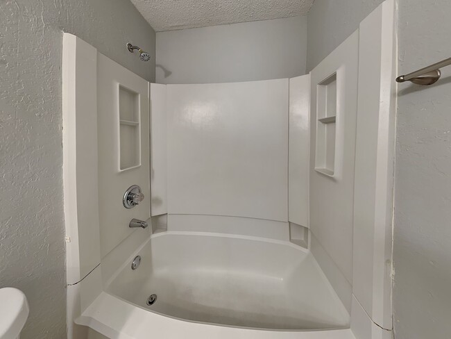 Building Photo - Newly Renovated Single Family Home | 2 BR/2BA | Covered Parking