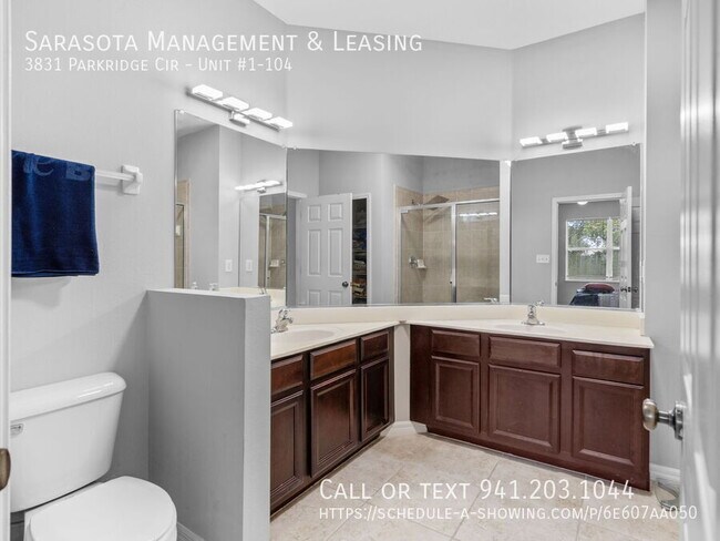 Building Photo - 3831 Parkridge Cir