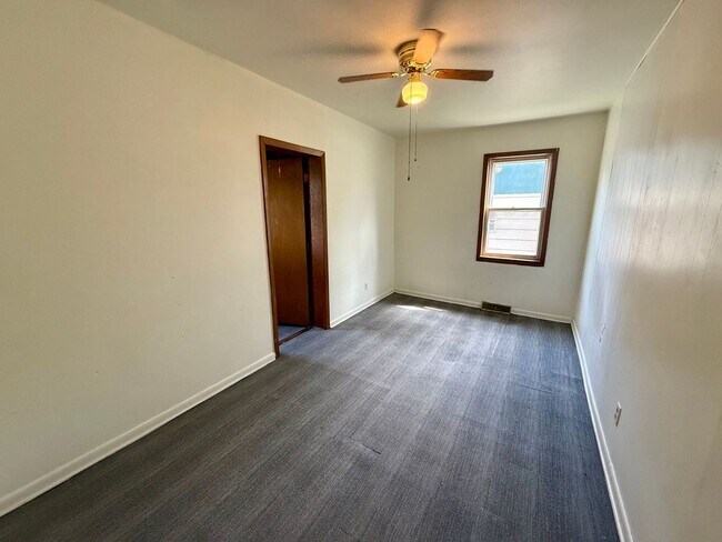 Building Photo - 3 Bed 1 Bath Single Family Home in Wausau - End Of Year Special: HALF OFF DEPOSIT!