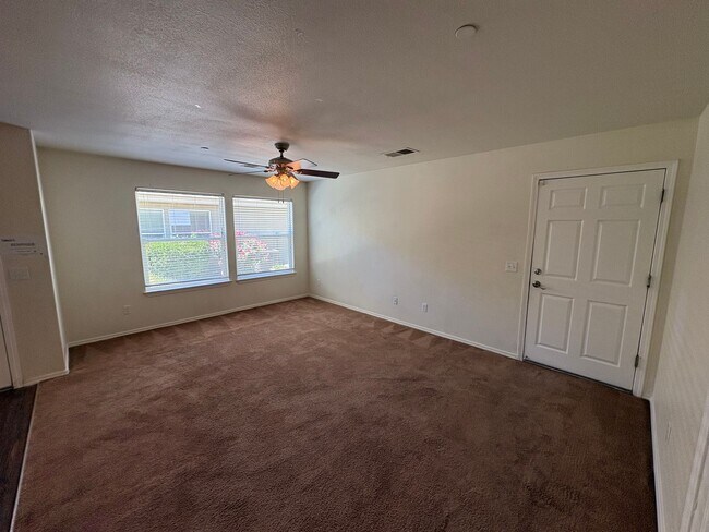 Building Photo - 2111 Bella Oaks Dr