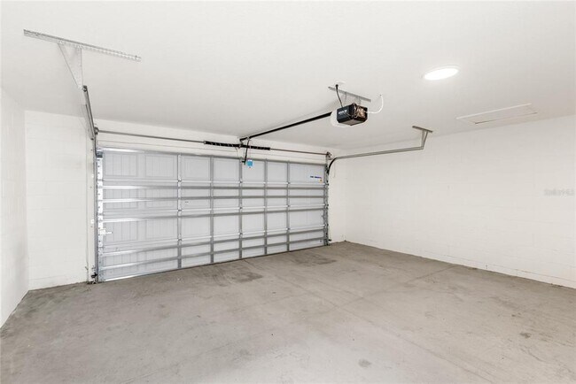 Building Photo - 12112 Plumpton Dr