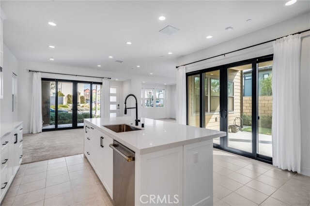 Building Photo - 106 Draw