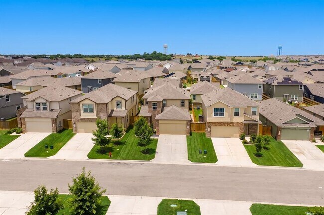 Building Photo - 425 Perfect World Lp