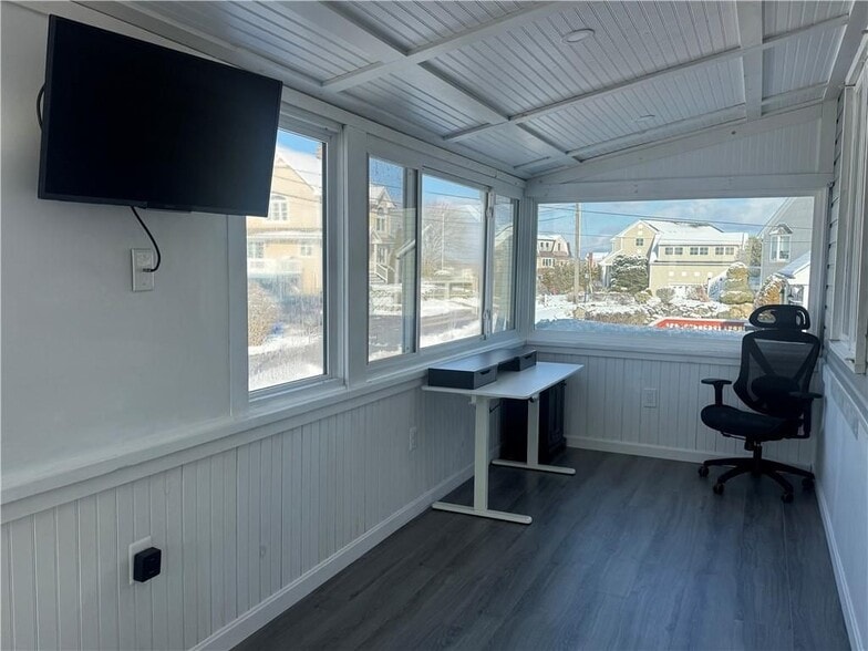 Building Photo - 7 White Cap Rd