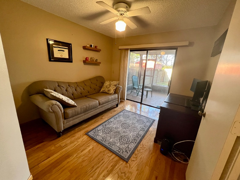 Building Photo - 626 Bellingham Pl