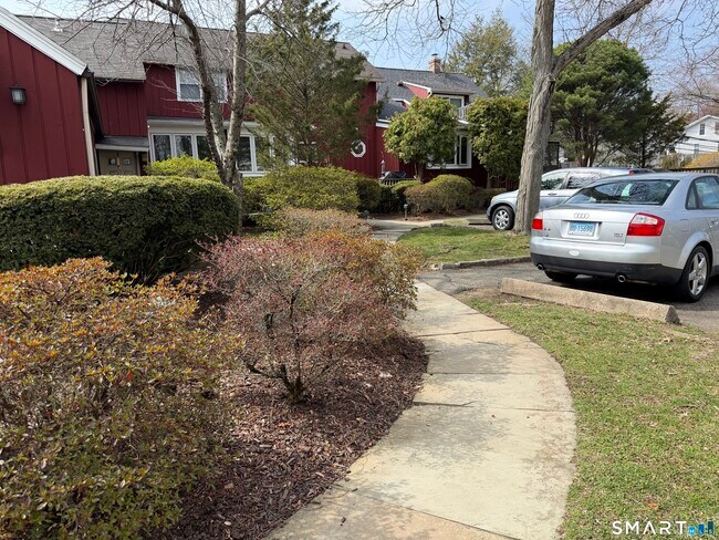 Building Photo - 25 Saugatuck Ave