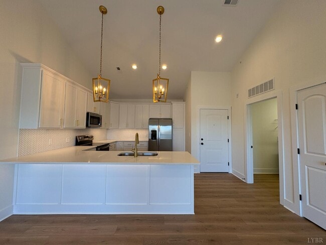 Building Photo - 420 Capstone Dr