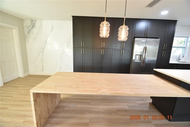 Building Photo - 3606 River Grove Dr