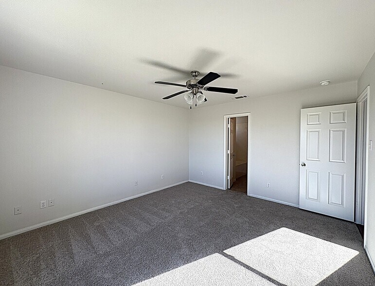 Building Photo - 6502 Griffith Loop