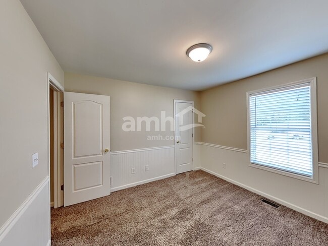 Building Photo - 47 Brookview Ln