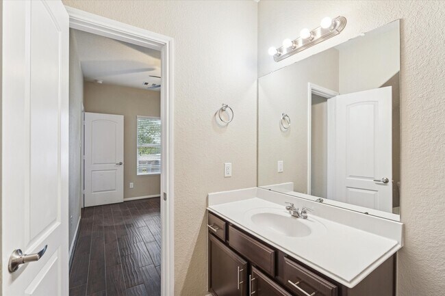 Building Photo - 15326 Knotty Chestnut St